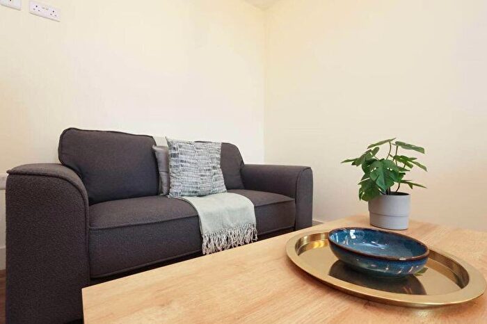 1 Bedroom Flat To Rent In Albert Hall Apartments, Cradock Street, SA1