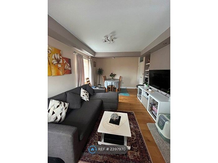 3 Bedroom Flat To Rent In Moffat Court, London, SW19
