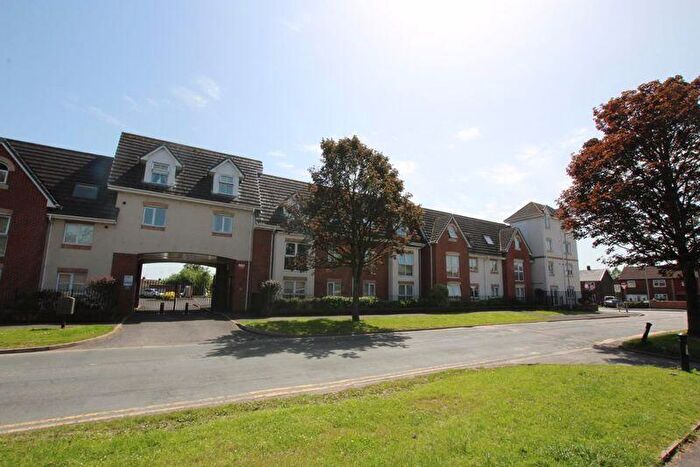 2 Bedroom Flat To Rent In Whalley Road, Manchester, M24