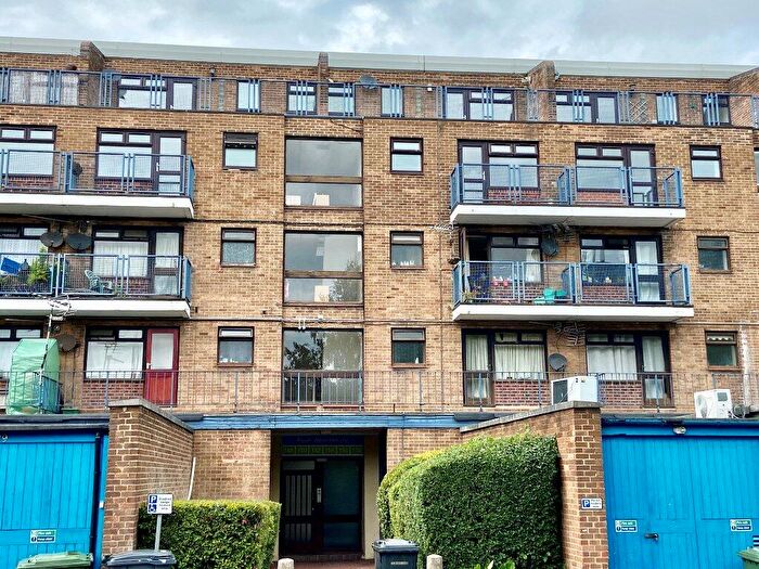 2 Bedroom Apartment To Rent In Park Farm Drive, Allestree, Derby, DE22