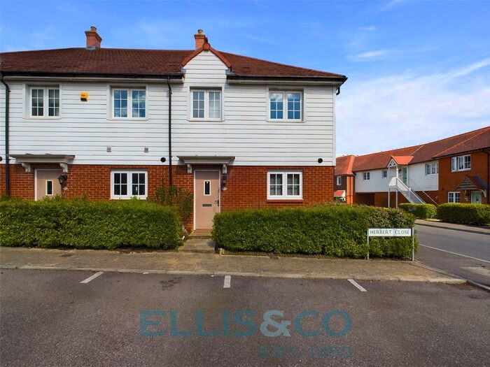 3 Bedroom End Of Terrace House To Rent In Herbert Close, Tonbridge, TN11