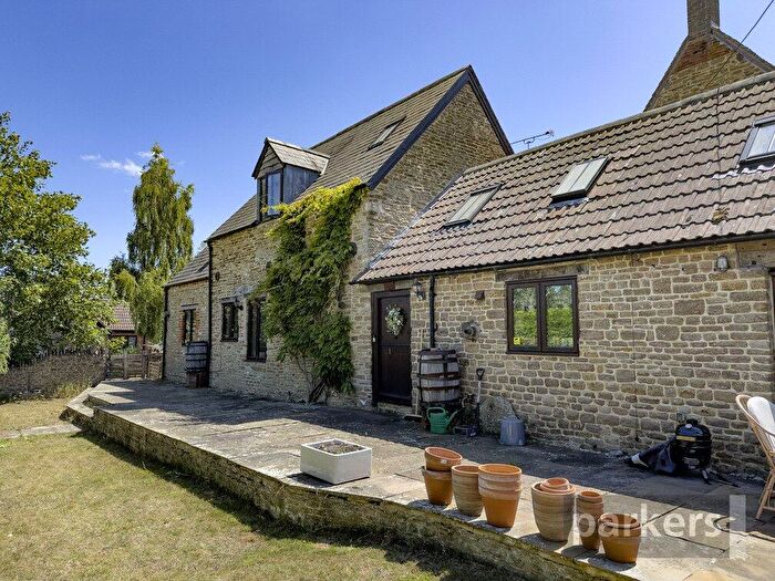 3 Bedroom Barn Conversion To Rent In Littleworth, Faringdon, Oxfordshire, SN7