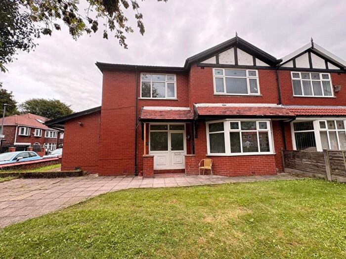 1 Bedroom Semi-Detached House To Rent In Room Lower Park Road, M14