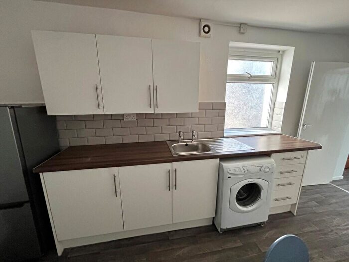 1 Bedroom Flat To Rent In Maughan Terrace, Penarth, South Glamorgan, Vale Of Glamorgan, The, CF64