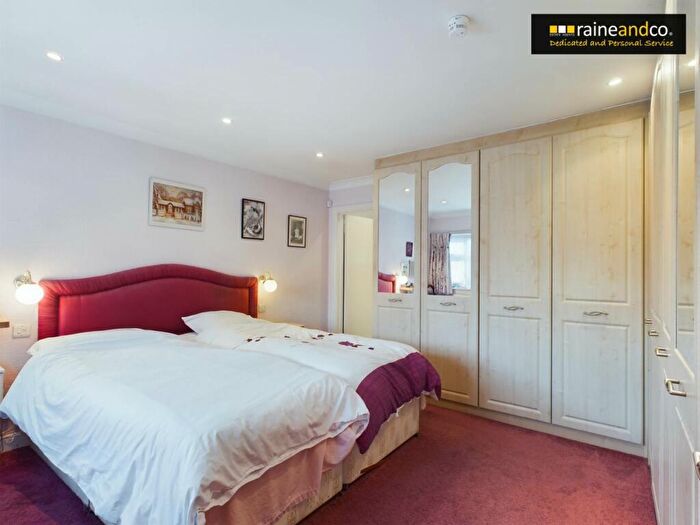 2 Bedroom Detached Bungalow For Sale In Fairview, Potters Bar, EN6