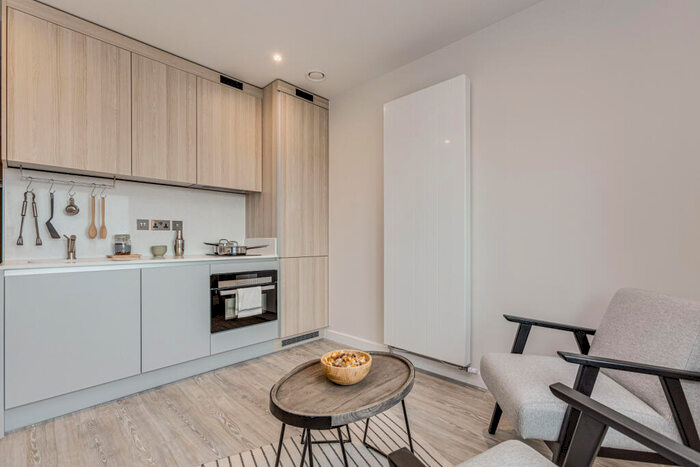 Flat To Rent In College Road, Croydon, CR0