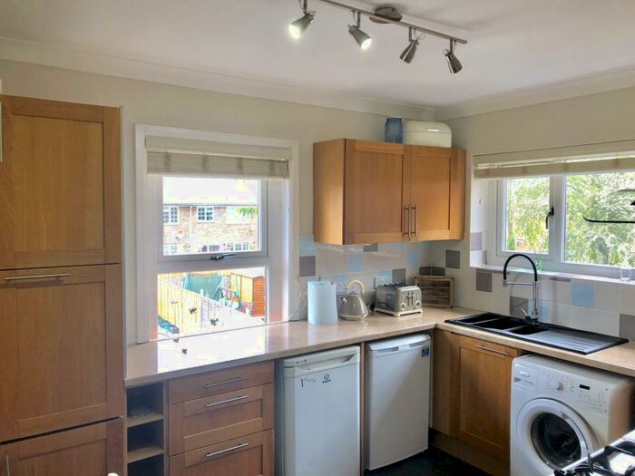 2 Bedroom Maisonette To Rent In Southgate, RH11