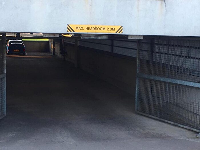 Garage / Parking To Rent In Car Parking Space Mavisbank, G51