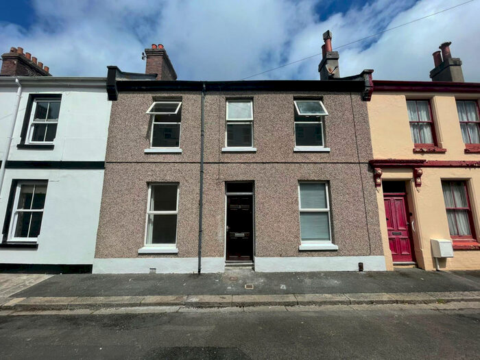 3 Bedroom House To Rent In Dixon Place, Stoke, PL2