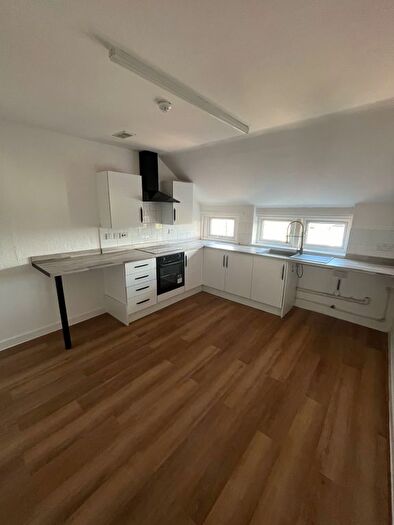 4 Bedroom Flat To Rent In Holton Road, Barry, Vale Of Glamorgan, CF63