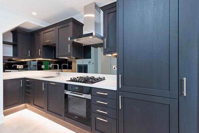 4 Bedroom Detached House To Rent In Mayfield Road, London, E17