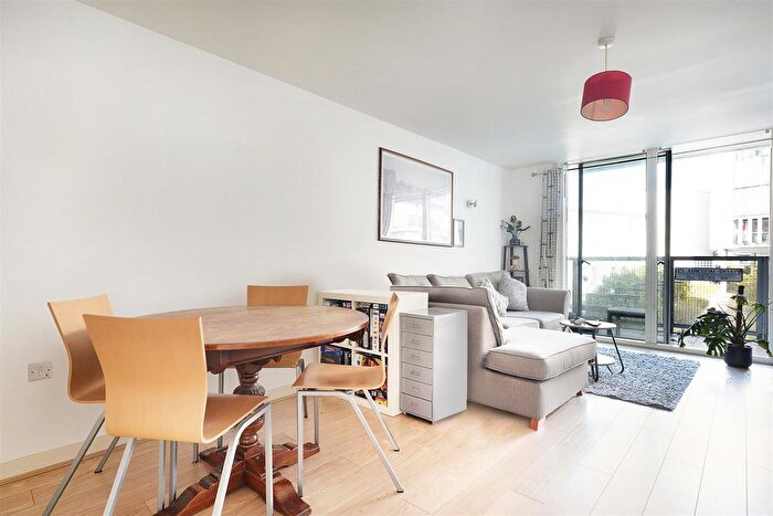 1 Bedroom Flat To Rent In New River Village, Hornsey, N8