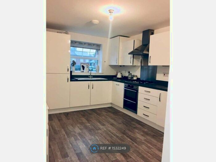 3 Bedroom Semi-Detached House To Rent In Eason Way, Ashton-Under-Lyne, OL6