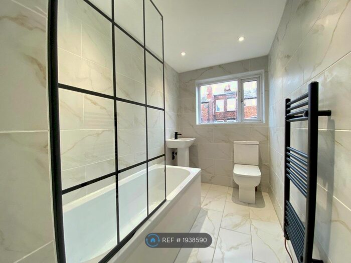 3 Bedroom End Of Terrace House To Rent In Burnage Range, Manchester, M19