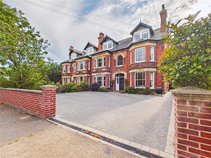 6 Bedroom Semi-Detached House For Sale In The Avenue, Lowestoft, Suffolk, NR33