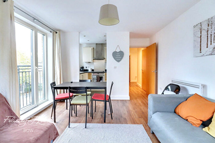 2 Bedroom Apartment To Rent In Talwin Street, London, E3