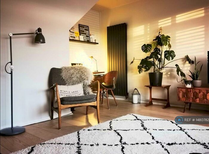 2 Bedroom Maisonette To Rent In Reynolds Court, London, E11