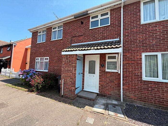 3 Bedroom Terraced House To Rent In Clacton-on-sea, CO16