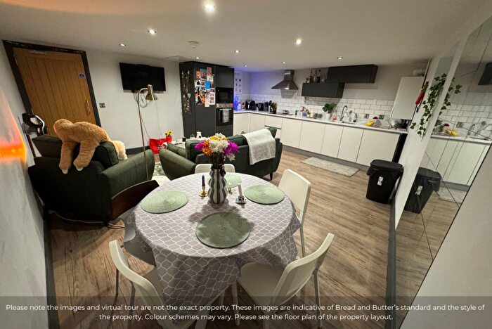 7 Bedroom Apartment To Rent In Flat, Hoods Hideout, - Houndsgate, NG1