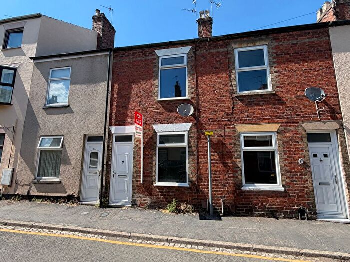 2 Bedroom Terraced House For Sale In Oxford Street, Grantham, NG31