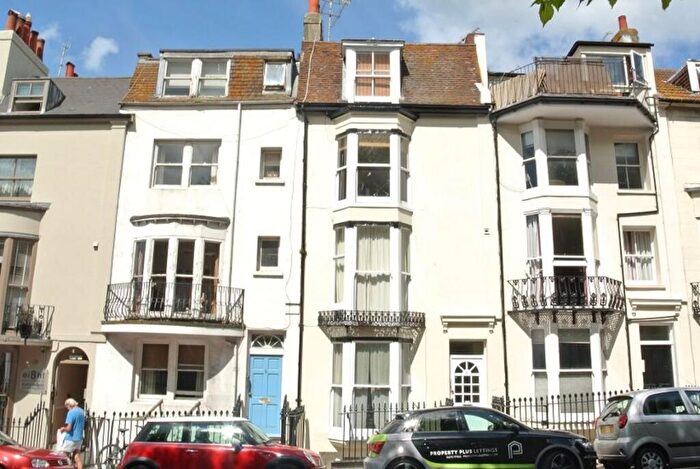 2 Bedroom Flat To Rent In Upper Rock Gardens, Brighton, BN2