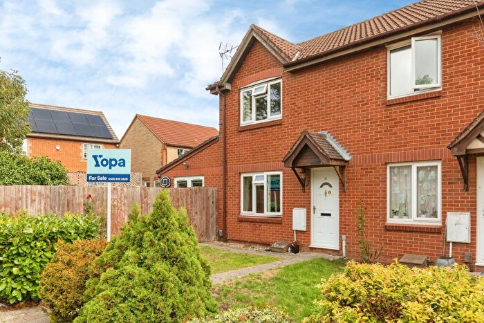 4 Bedroom End Of Terrace House For Sale In Foxcroft Close, Bristol, BS32