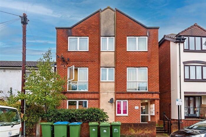 1 Bedroom Flat For Sale In Park Road, Southampton, SO15