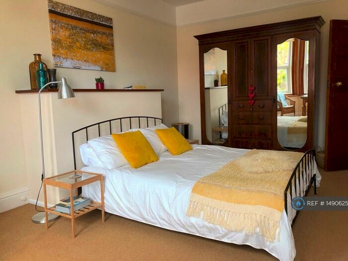 2 Bedroom Flat To Rent In Southbourne, Bournemouth, BH6