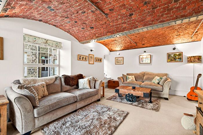 2 Bedroom Town House For Sale In Glasshouses Mill, Harrogate, HG3