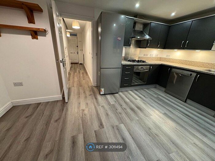 3 Bedroom End Of Terrace House To Rent In The Firs, Newbury, RG14