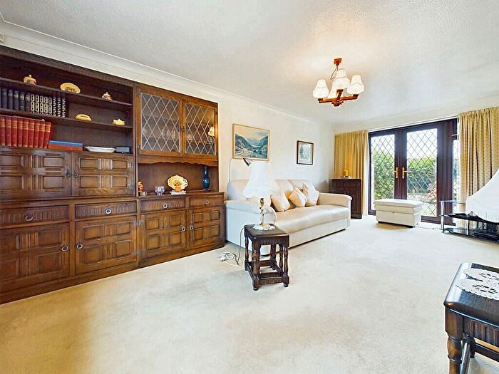 3 Bedroom Bungalow For Sale In Bramshill Rise, Walton, Chesterfield, S40