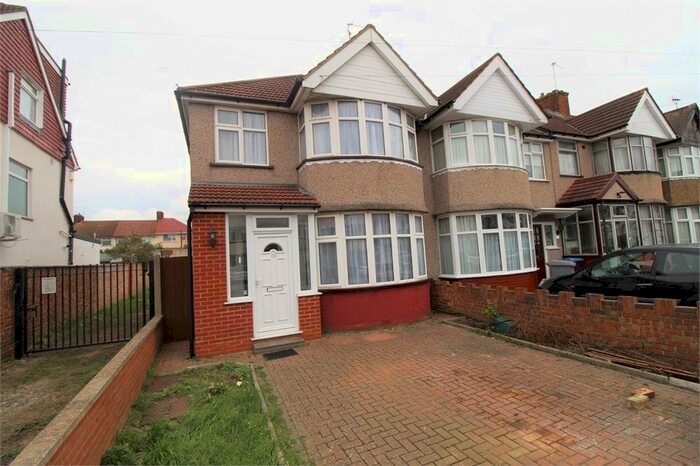 3 Bedroom End Of Terrace House To Rent In Sandhurst Road, London, NW9