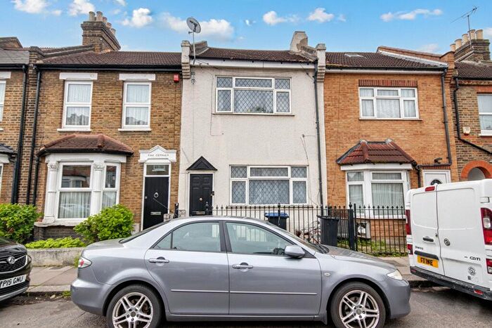 3 Bedroom Terraced House For Sale In Garfield Road, Enfield, EN3