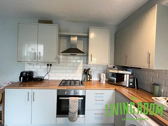 6 Bedroom House To Rent In Strathnairn Street, Roath, CF24