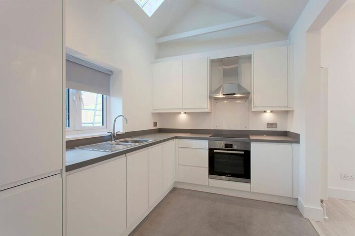 2 Bedroom End Of Terrace House To Rent In Castle Street, Guildford, GU1