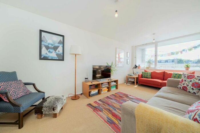 3 Bedroom Flat To Rent In Upper Camelford Walk, London, W11