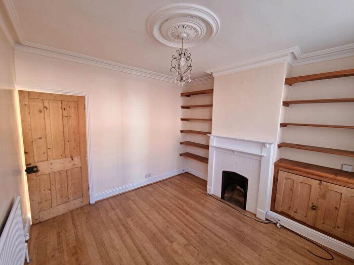 2 Bedroom Terraced House To Rent In Avenue Road Extension, Leicester, LE2