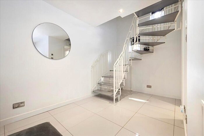 1 Bedroom End Of Terrace House For Sale In Hutchison Crossway, Edinburgh, EH14