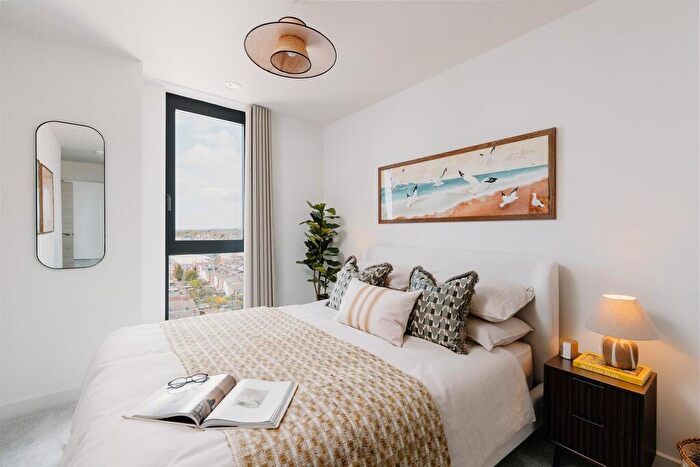 3 Bedroom Apartment To Rent In Boulevard Place, Hove, East Sussex, BN3