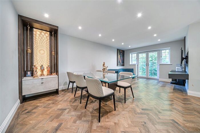 2 Bedroom Flat For Sale In Woodlands Road, Bromley, BR1