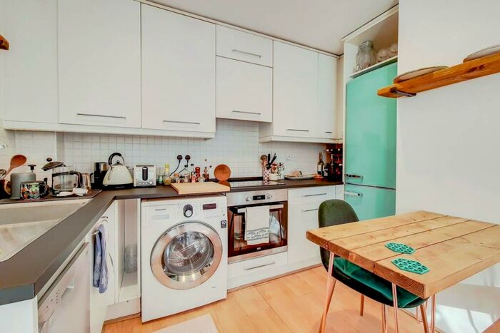 1 Bedroom Flat To Rent In Fairfield Road, , Bow, London, E3
