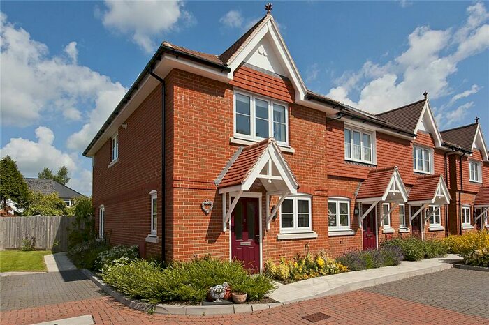 2 Bedroom Semi-Detached House To Rent In Tanners Mews, Godalming, Surrey, GU7
