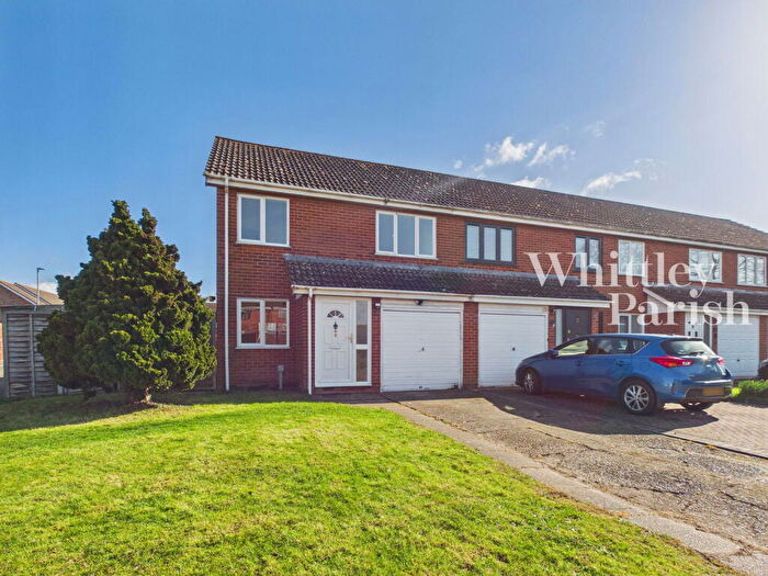 3 Bedroom End Of Terrace House For Sale In Pine Court, Attleborough, NR17