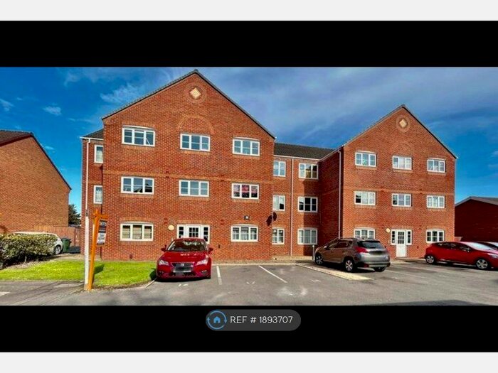 2 Bedroom Flat To Rent In Blenheim Drive, Wednesbury, WS10