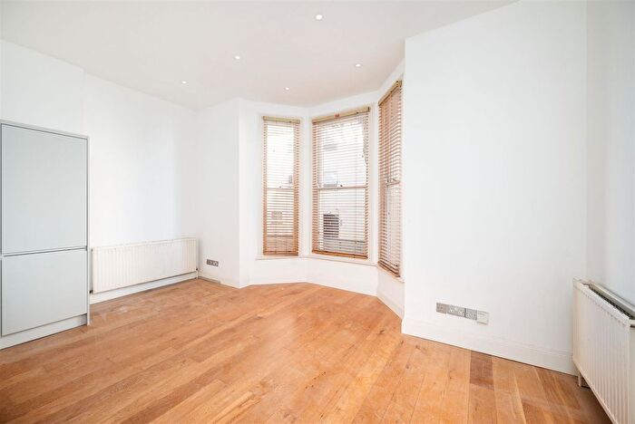 2 Bedroom Flat To Rent In Belgrave Gardens, St John's Wood, NW8