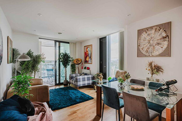 2 Bedroom Apartment For Sale In Station Road, London, SE13