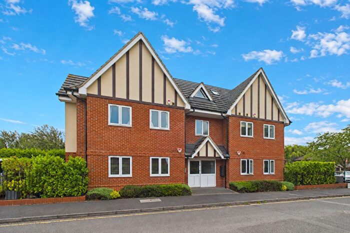 1 Bedroom Flat For Sale In Lexicon View, Daventry Court, Bracknell, Berkshire, RG42