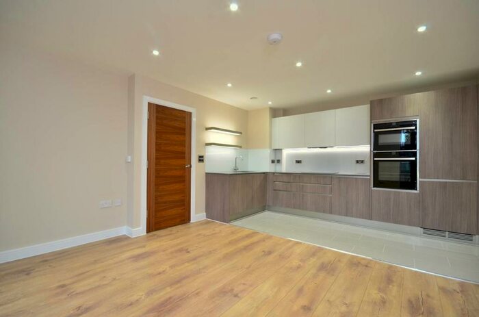 2 Bedroom Flat To Rent In Leapale Lane, Guildford, , Guildford, GU1