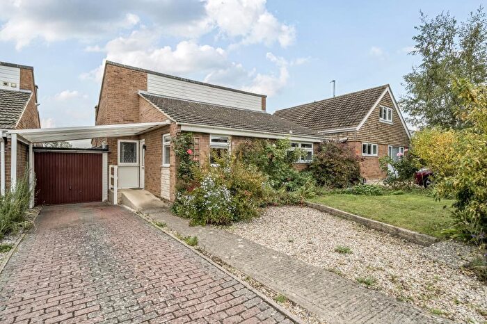 3 Bedroom Bungalow For Sale In Yarnton, Oxfordshire, OX5