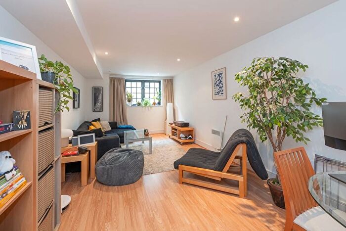 1 Bedroom Flat To Rent In Cayenne Court, London, SE1